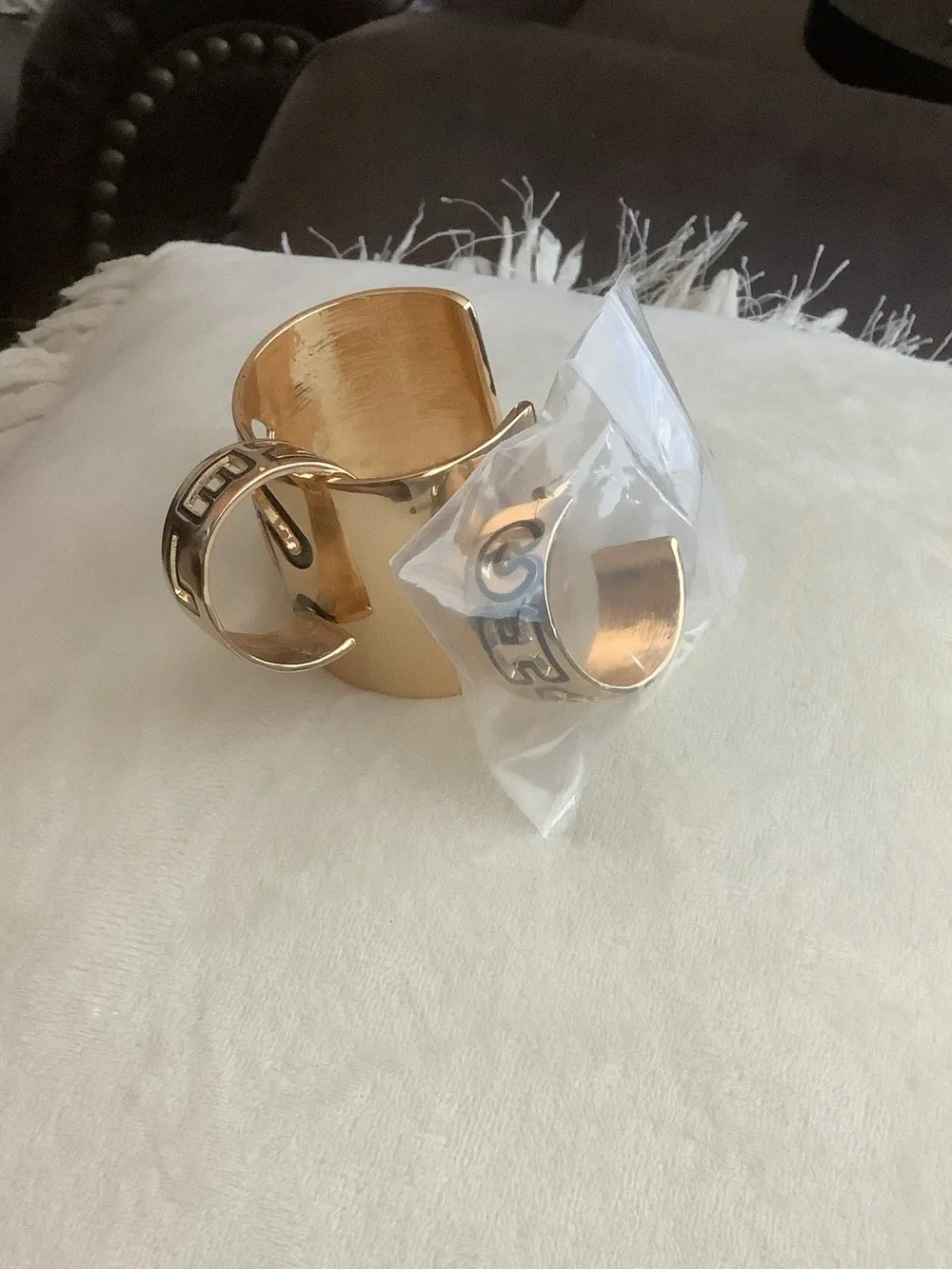 Cc logo Gold-Tone set of earrings and bracelet